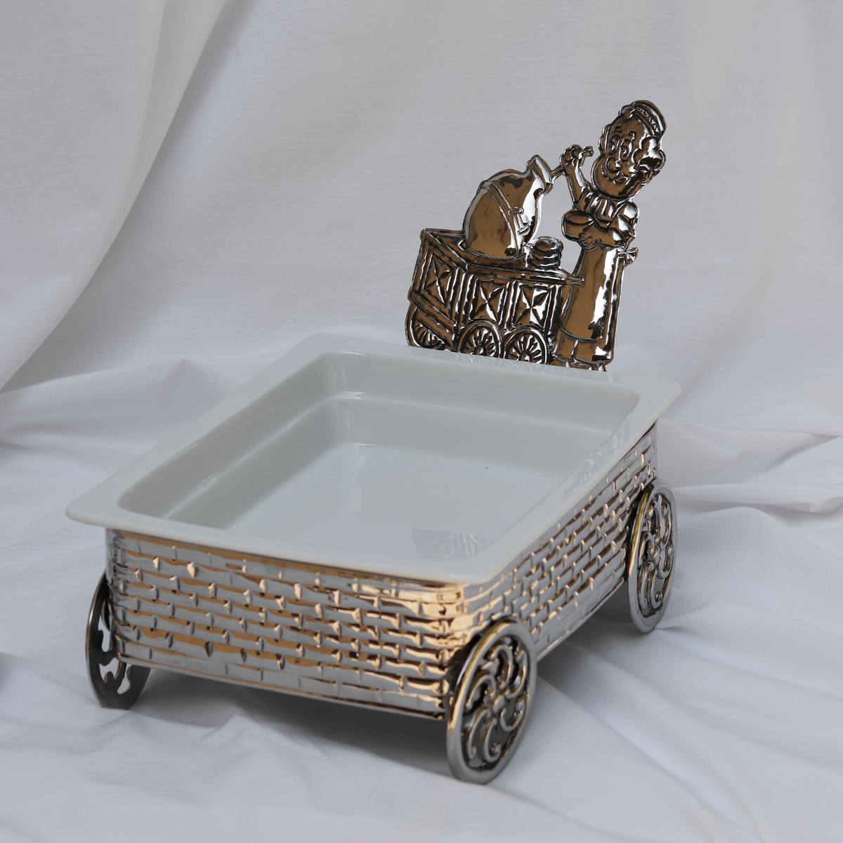 Porcelain Foul Car