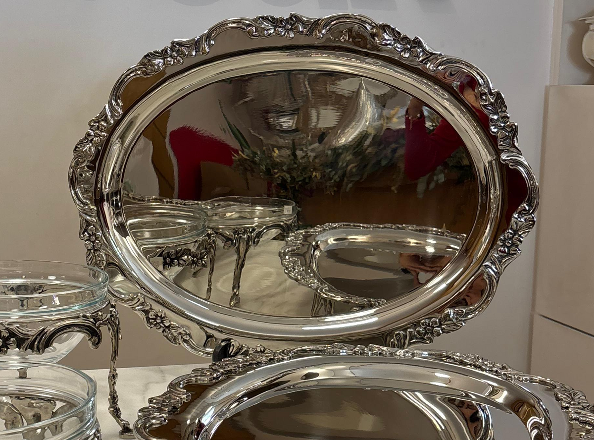 Oval Service - Elevated Royal Model