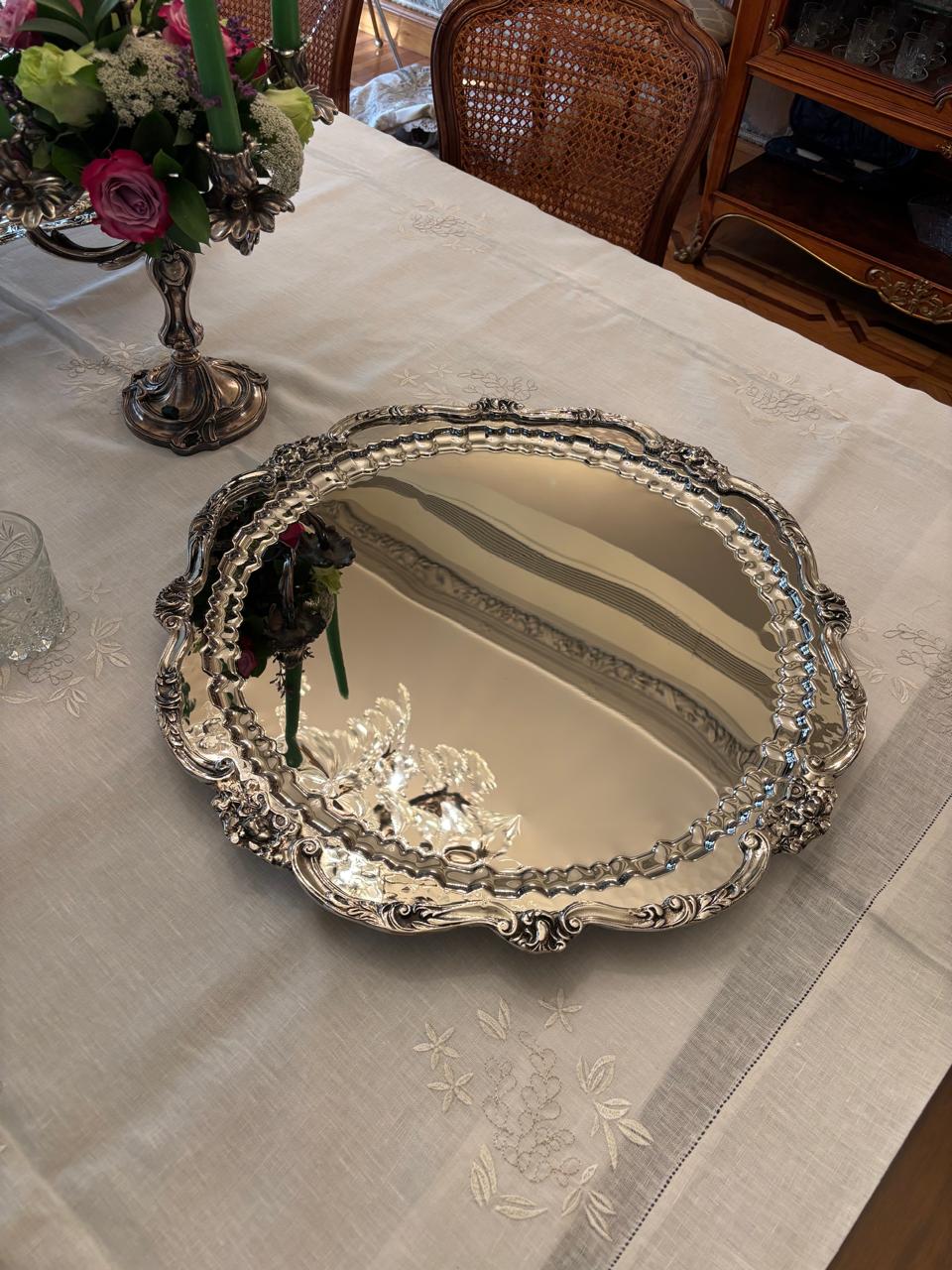 Argento Round Service