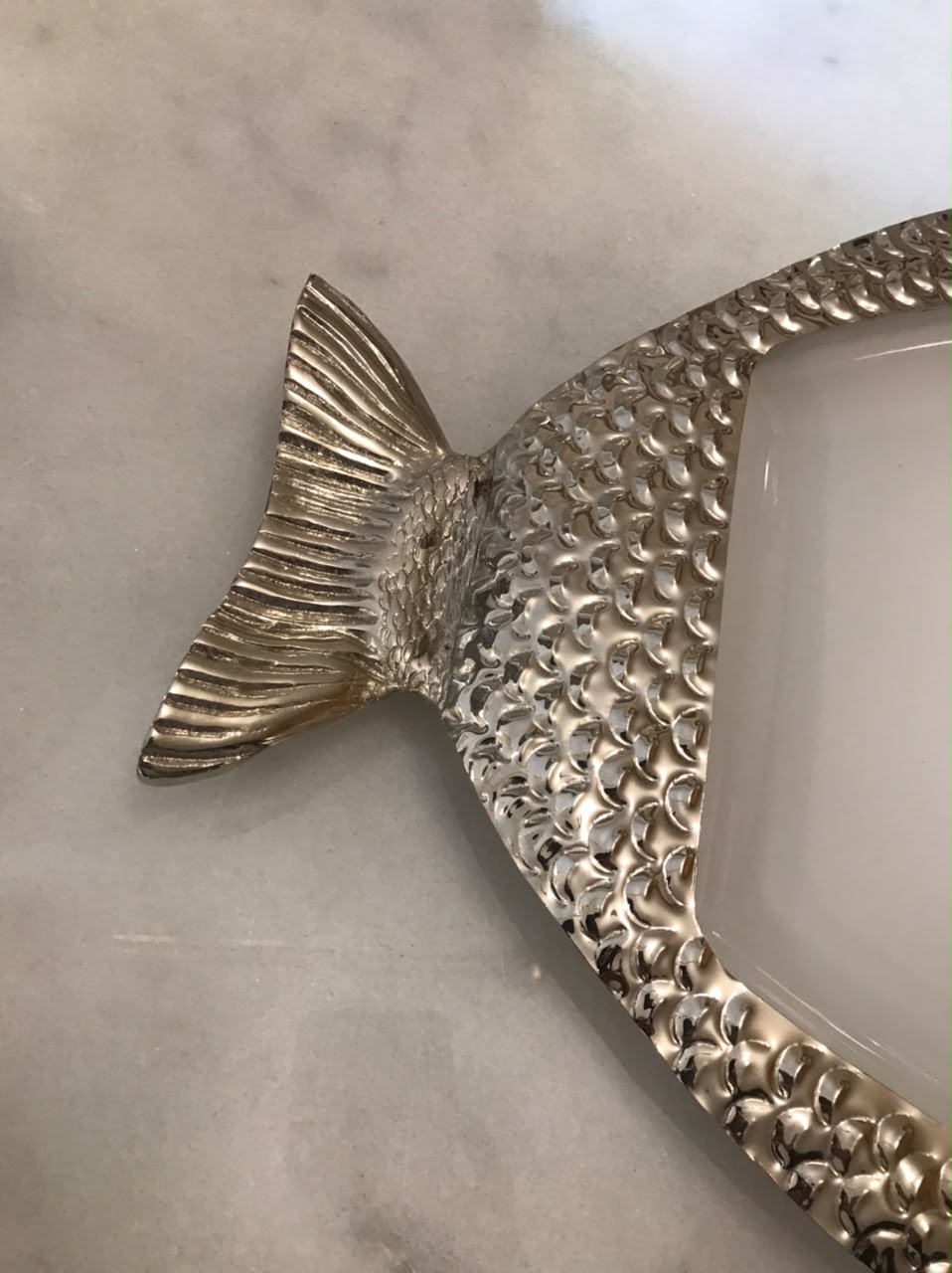 Oval Fish Scale Porcelain